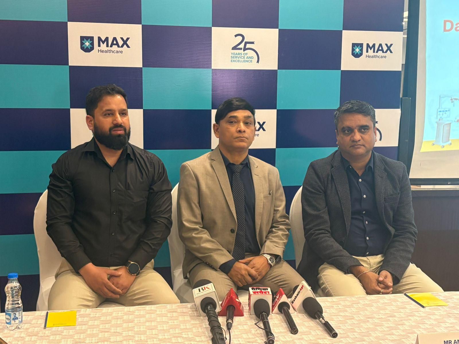 Doctors at Max Hospital, Saket, Restores Mobility of a 60-Year-Old Srinagar Woman Through Successful Bilateral Knee Replacement
